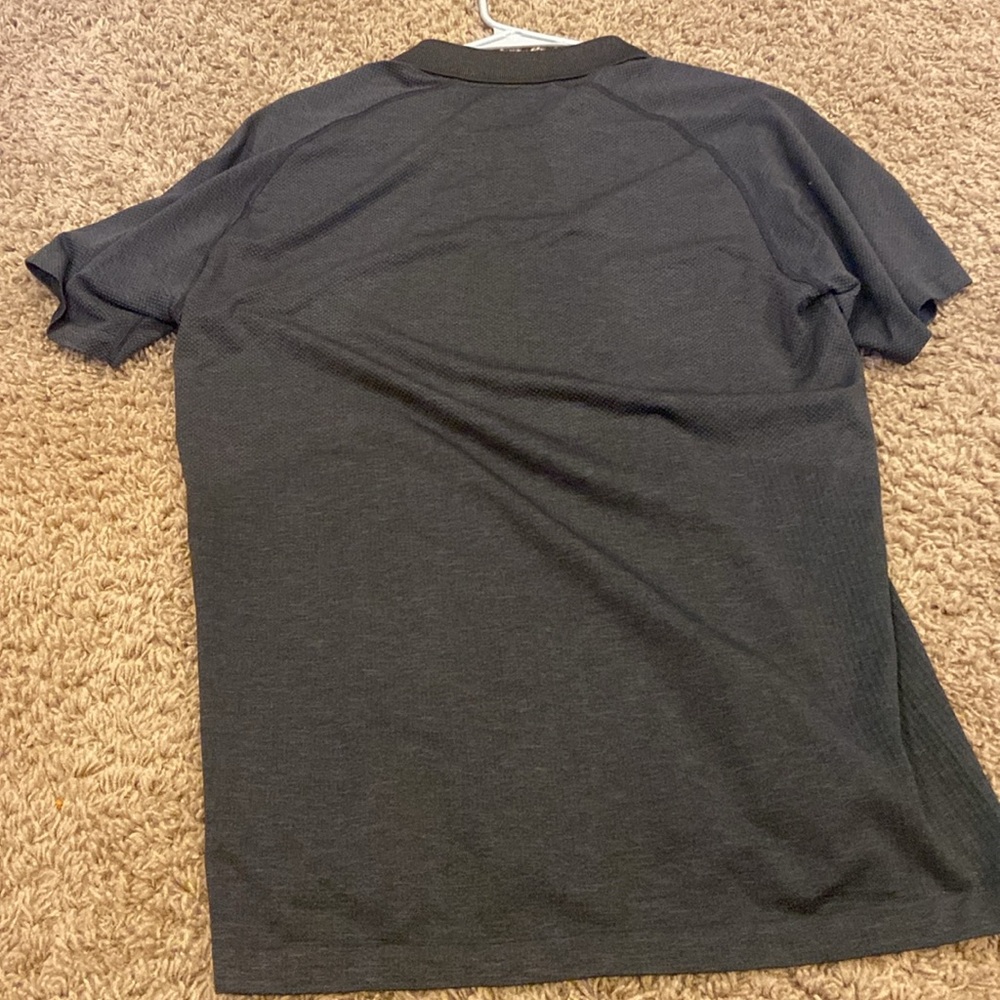 Black lulu lemon metal vent polo - Picture 2 of 2